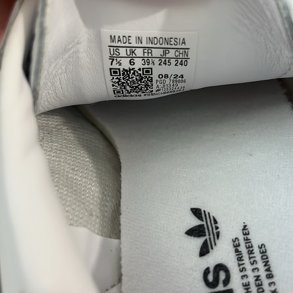 Adidas White and Black Sneakers with Gum Sole - Picture 9 of 10